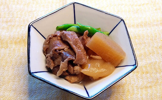 コラーゲンたっぷりプルプル牛スジ煮込み