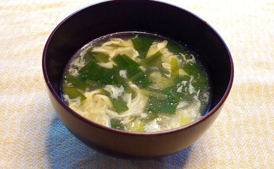 飲むだけで温まる とろ〜りニラたまスープ