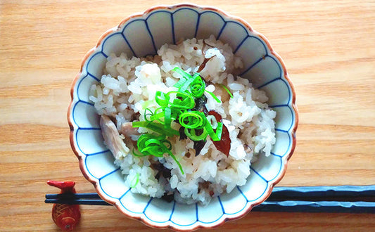 だし香る鶏もも肉の低糖質炊き込みご飯