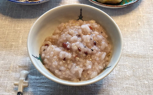 少ない量でも満腹感！ 風味アップの雑穀粥